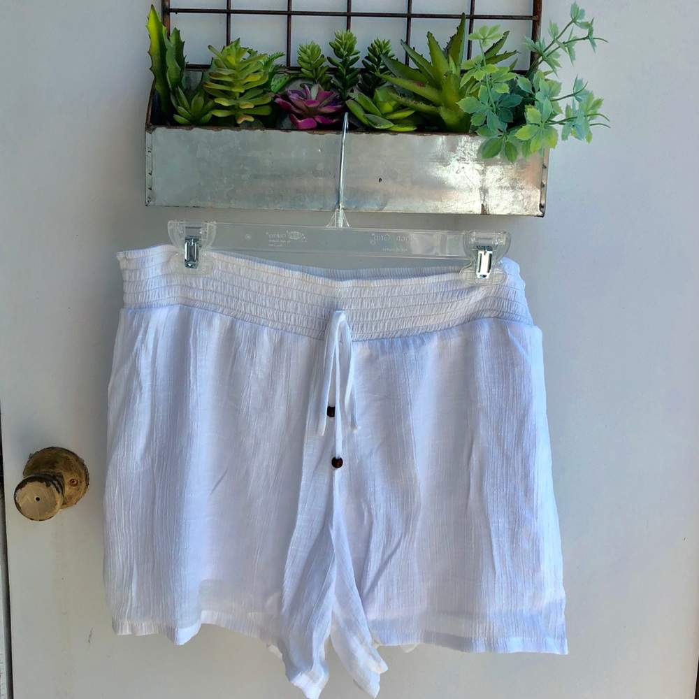 Lined Linen Shorts - Picture 4 of 10